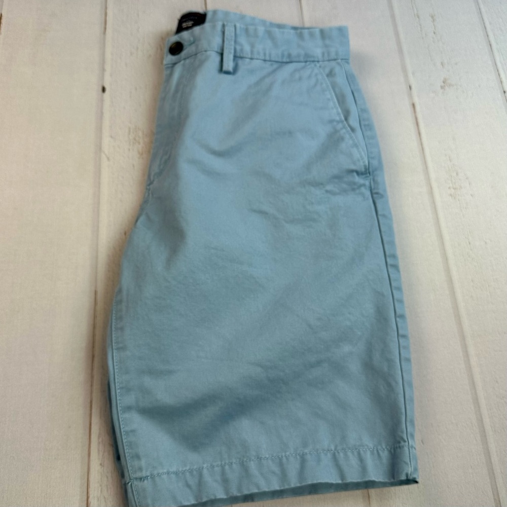 Gap Lived-In Khaki Men’s Shorts Size 32 Blue